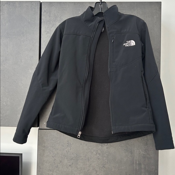 The North Face Women’s Apex Barrier Soft Shell Jacket - Picture 10 of 12